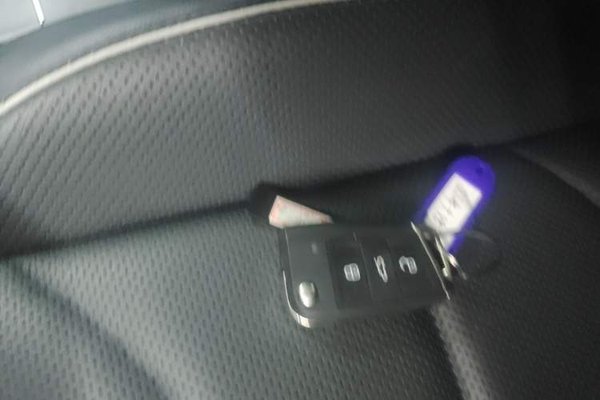 Volkswagen Tiguan L 2021, 62200 км, за 17928 USD - фото 10