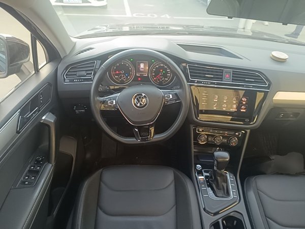 Volkswagen Tiguan L 2021, 74600 км, за 15372 USD - фото 14