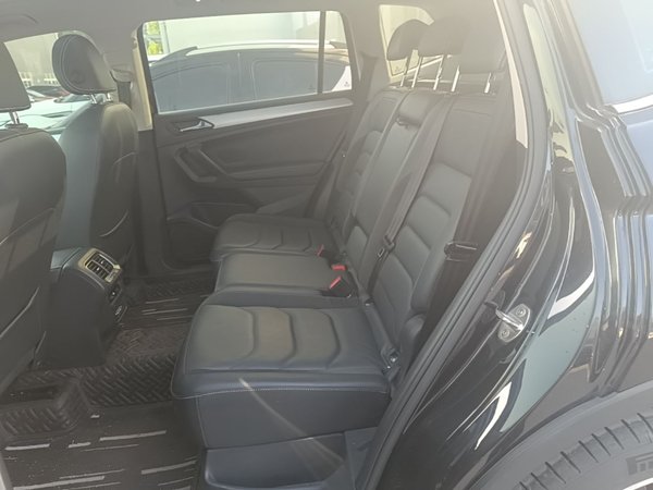 Volkswagen Tiguan L 2021, 74600 км, за 15372 USD - фото 20