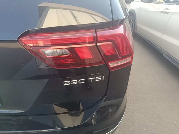 Volkswagen Tiguan L 2021, 74600 км, за 15372 USD - фото 7