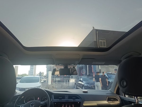 Volkswagen Tiguan L 2021, 74600 км, за 15372 USD - фото 21