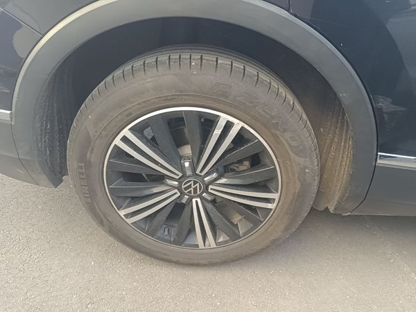 Volkswagen Tiguan L 2021, 74600 км, за 15372 USD - фото 10
