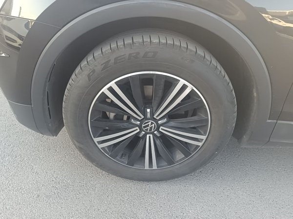 Volkswagen Tiguan L 2021, 74600 км, за 15372 USD - фото 8