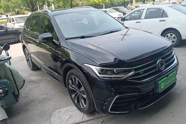 Volkswagen Tiguan L 2022, 122200 км, за 15431 USD