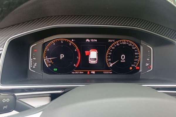 Volkswagen Tiguan L 2022, 122200 км, за 15431 USD - фото 15
