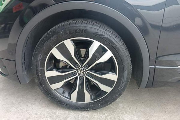 Volkswagen Tiguan L 2022, 122200 км, за 15431 USD - фото 8
