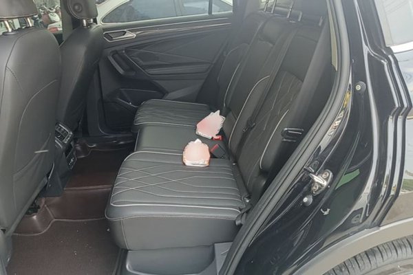 Volkswagen Tiguan L 2022, 122200 км, за 15431 USD - фото 20