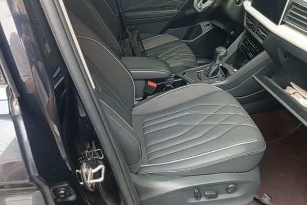 Volkswagen Tiguan L 2022, 122200 км, за 15431 USD - фото 23