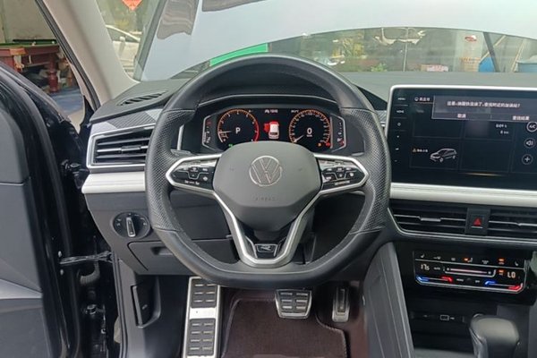 Volkswagen Tiguan L 2022, 122200 км, за 15431 USD - фото 14
