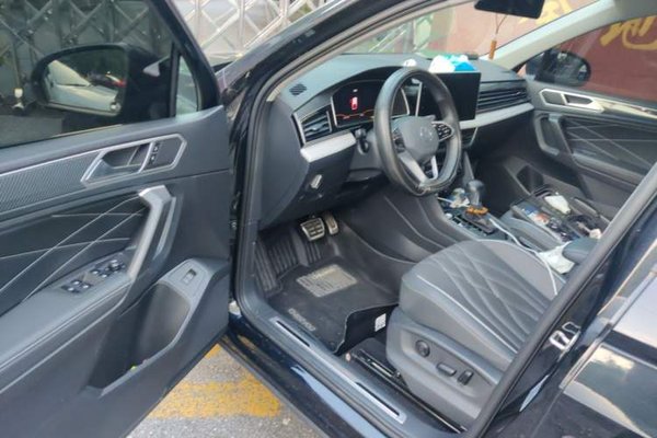 Volkswagen Tiguan L 2022, 44000 км, за 17008 USD - фото 16