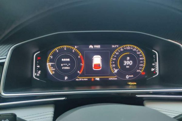 Volkswagen Tiguan L 2022, 44000 км, за 17008 USD - фото 11