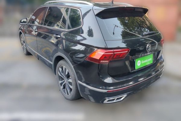 Volkswagen Tiguan L 2022, 44000 км, за 17008 USD