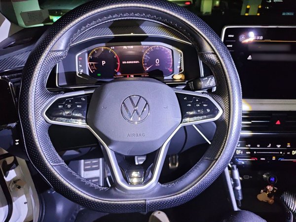 Volkswagen Tiguan L 2022, 100100 км, за 15711 USD - фото 11