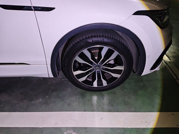 Volkswagen Tiguan L 2022, 100100 км, за 15711 USD - фото 8