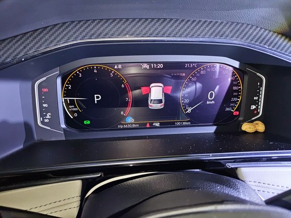 Volkswagen Tiguan L 2022, 100100 км, за 15711 USD - фото 12