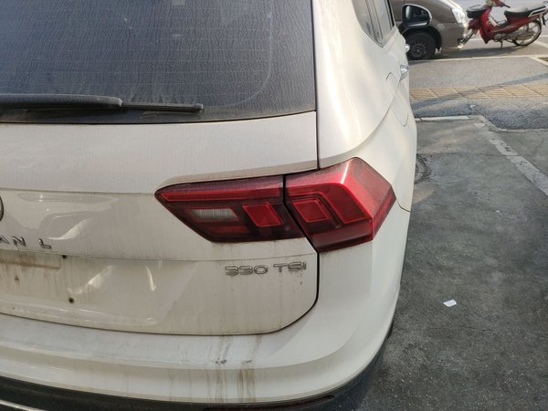 Volkswagen Tiguan L 2022, 69900 км, за 15201 USD - фото 8