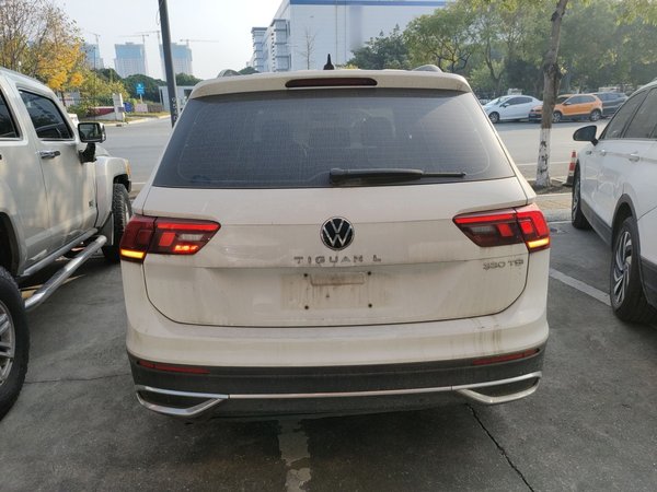 Volkswagen Tiguan L 2022, 69900 км, за 15201 USD - фото 6
