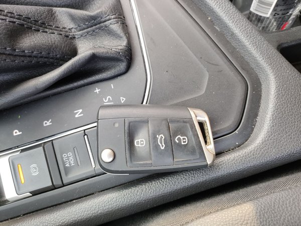 Volkswagen Tiguan L 2022, 69900 км, за 15201 USD - фото 19