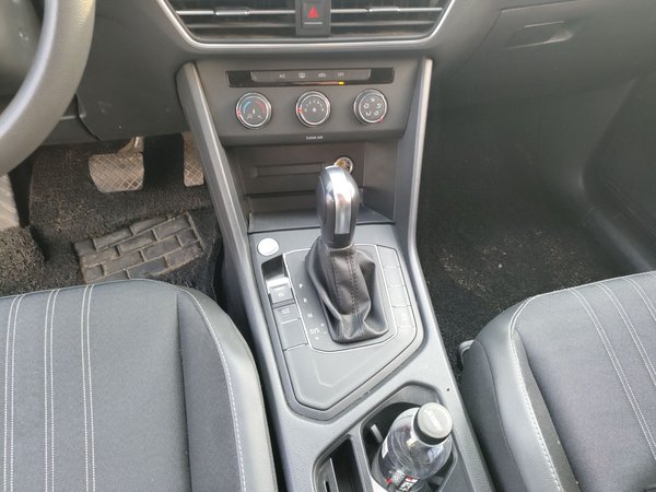 Volkswagen Tiguan L 2022, 69900 км, за 15201 USD - фото 15