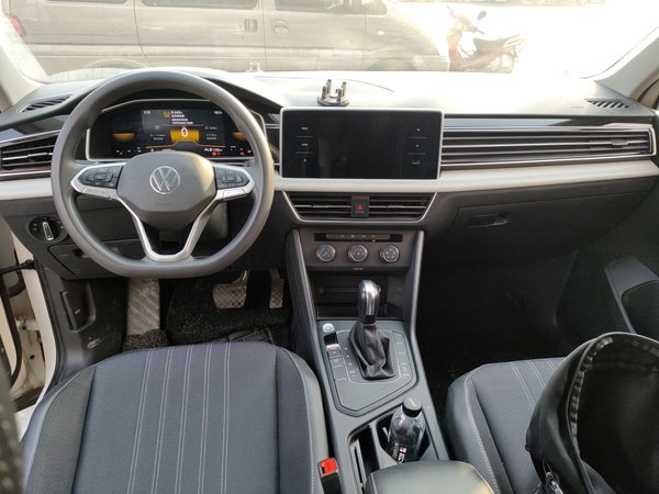 Volkswagen Tiguan L 2022, 69900 км, за 15201 USD - фото 20