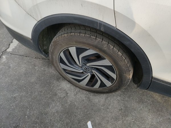 Volkswagen Tiguan L 2022, 69900 км, за 15201 USD - фото 10