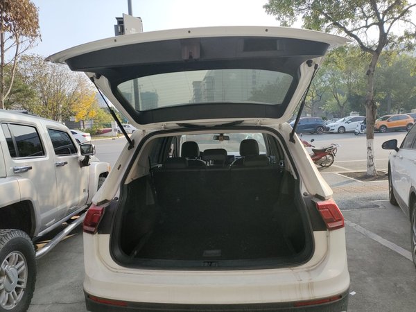 Volkswagen Tiguan L 2022, 69900 км, за 15201 USD - фото 18