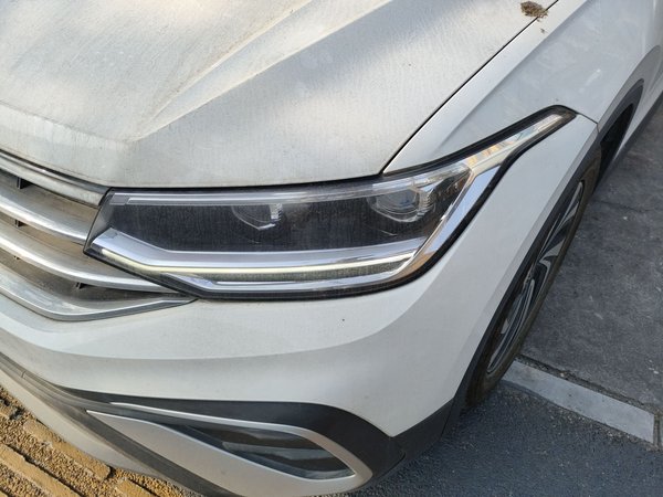 Volkswagen Tiguan L 2022 330TSI Automatic Two-Wheel Drive Comfort Edition, 2022 года