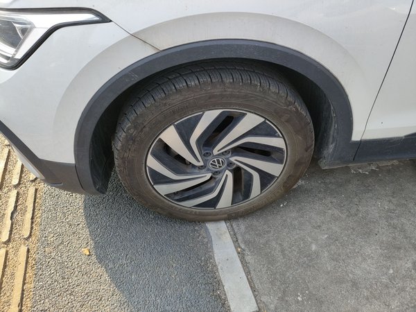 Volkswagen Tiguan L 2022, 69900 км, за 15201 USD - фото 9