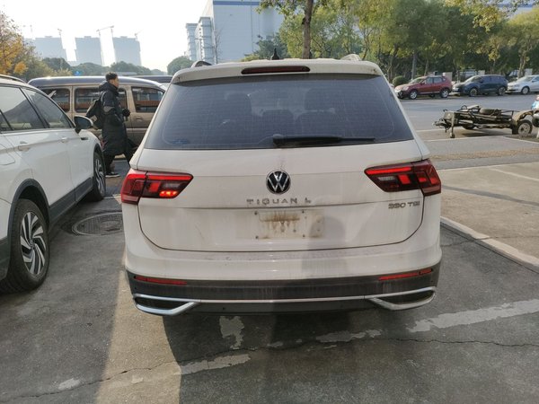 Volkswagen Tiguan L 2022, 77800 км, за 15069 USD - фото 6