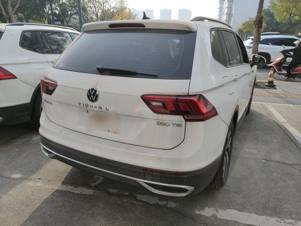 Volkswagen Tiguan L 2022, 77800 км, за 15069 USD - фото 7