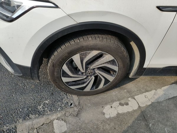 Volkswagen Tiguan L 2022, 77800 км, за 15069 USD - фото 9