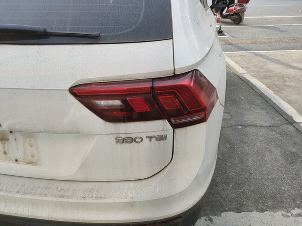 Volkswagen Tiguan L 2022, 77800 км, за 15069 USD - фото 8