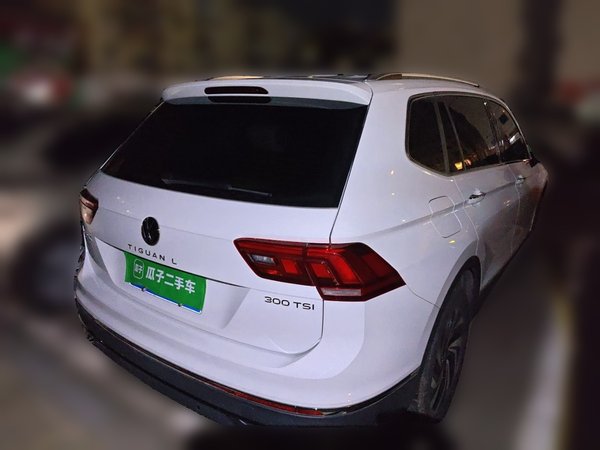 Volkswagen Tiguan L 2023, 4900 км, за 19191 USD - фото 6