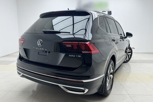 Volkswagen Tiguan L 2023, 27300 км, за 20853 USD