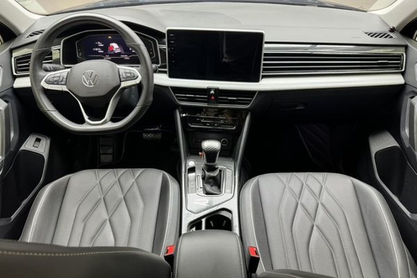 Volkswagen Tiguan L 2023, 27300 км, за 20853 USD - фото 8