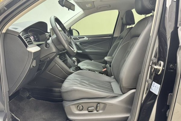 Volkswagen Tiguan L 2023, 27300 км, за 20853 USD - фото 12