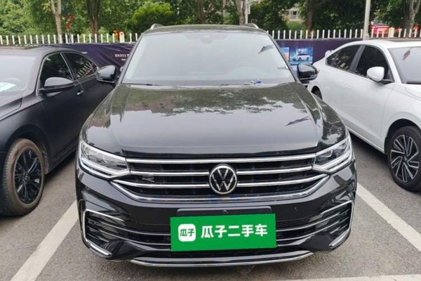 Volkswagen Tiguan L 2023, 29100 км, за 22564 USD