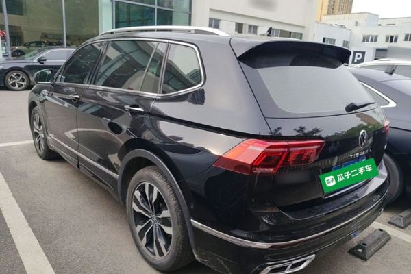 Volkswagen Tiguan L 2023, 29100 км, за 22564 USD