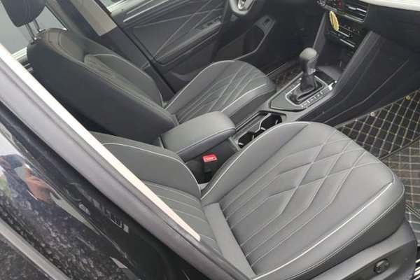 Volkswagen Tiguan L 2023, 29100 км, за 22564 USD - фото 23