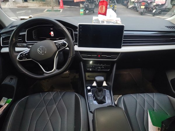 Volkswagen Tiguan L 2023, 60800 км, за 19590 USD - фото 16