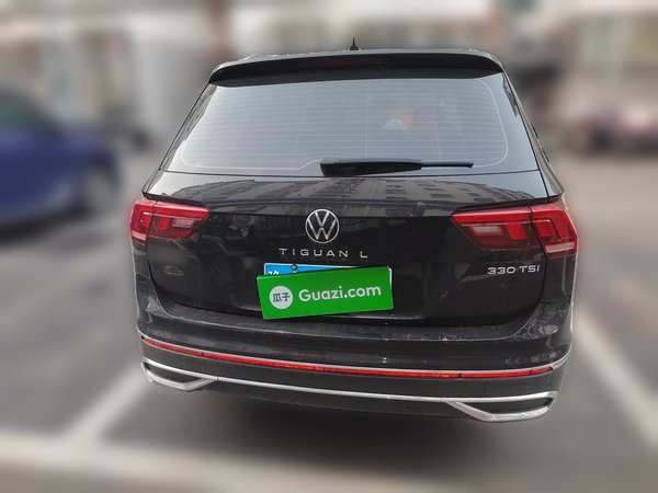 Volkswagen Tiguan L 2023, 60800 км, за 19590 USD