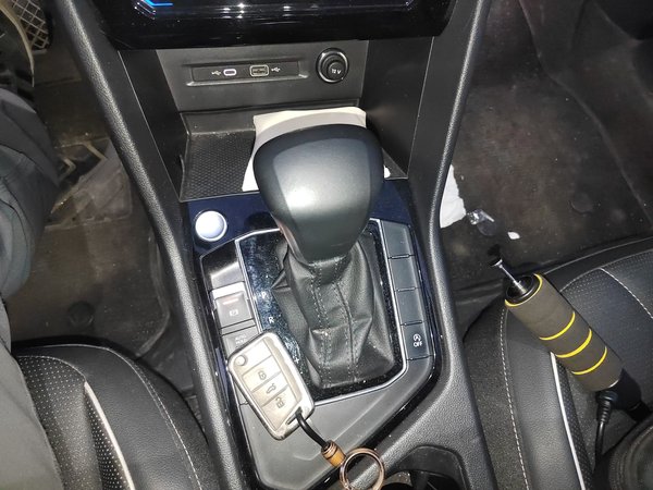 Volkswagen Tiguan L 2023, 60800 км, за 19590 USD - фото 20