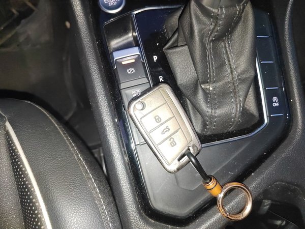 Volkswagen Tiguan L 2023, 60800 км, за 19590 USD - фото 17