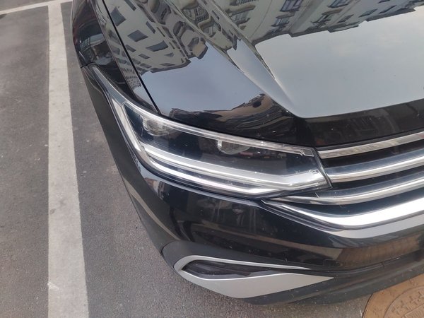 Volkswagen Tiguan L 2023, 60800 км, за 19590 USD - фото 6