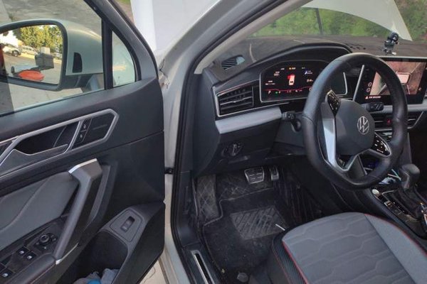Volkswagen Tiguan L 2023, 33000 км, за 19386 USD - фото 16