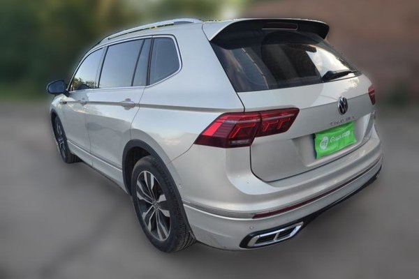 Volkswagen Tiguan L 2023, 33000 км, за 19386 USD
