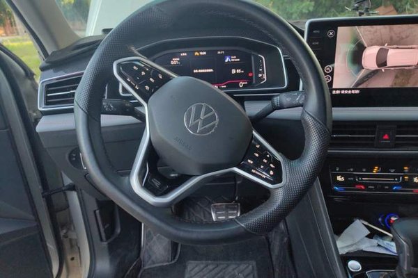 Volkswagen Tiguan L 2023, 33000 км, за 19386 USD - фото 10