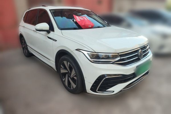 Volkswagen Tiguan L 2023, 38700 км, за 19125 USD - фото 18