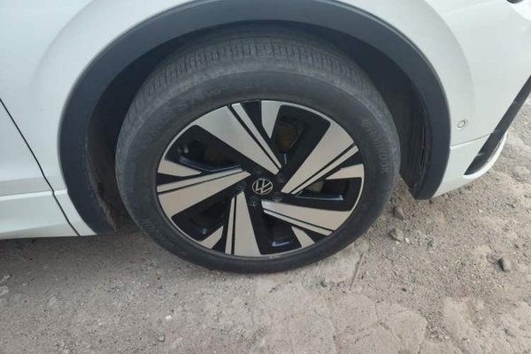 Volkswagen Tiguan L 2023, 38700 км, за 19125 USD - фото 23