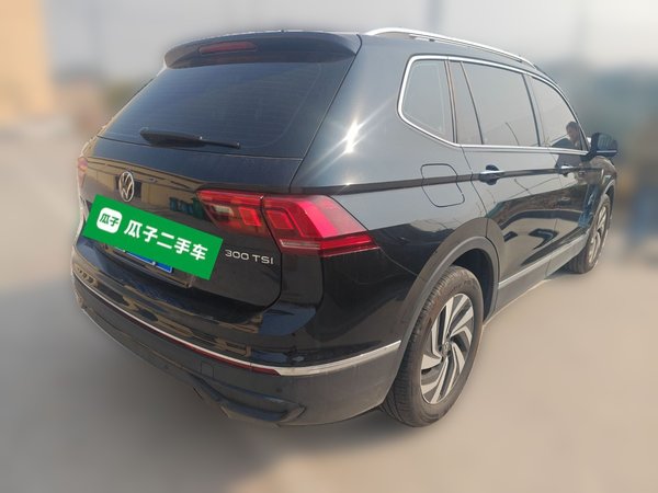 Volkswagen Tiguan L 2024, 19100 км, за 17640 USD - фото 6